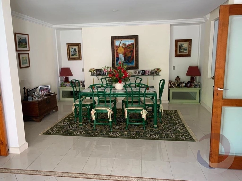 Casa no Córrego Grande com 4 dormitórios, sendo 4 suítes,: 6ª foto da galeria de imagens do imóvel