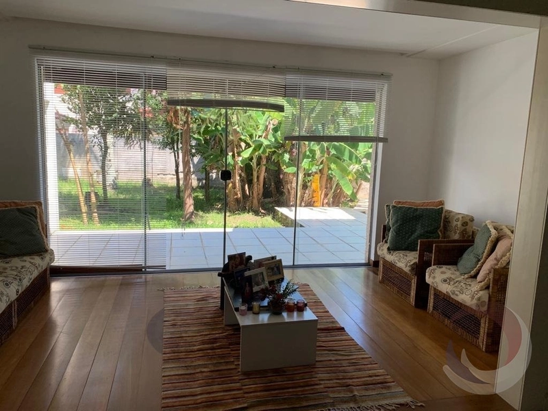 Casa no Córrego Grande com 4 dormitórios, sendo 4 suítes,: 3ª foto da galeria de imagens do imóvel