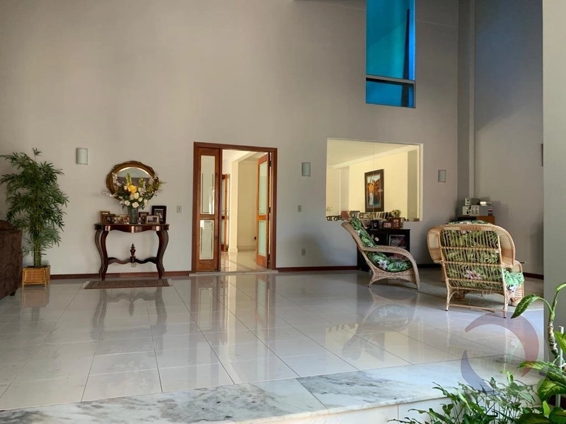 Casa no Córrego Grande com 4 dormitórios, sendo 4 suítes,: 4ª foto da galeria de imagens do imóvel