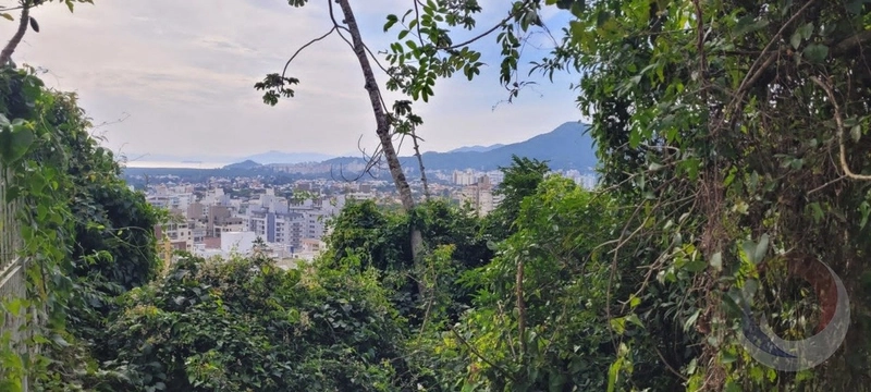 Excelente terreno no Córrego Grande com 794,09m² - condomínio fechado: 6ª foto da galeria de imagens do imóvel