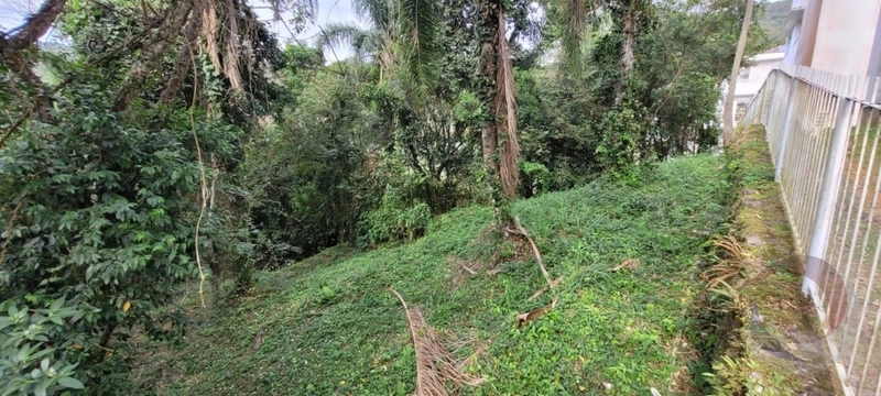 Excelente terreno no Córrego Grande com 794,09m² - condomínio fechado: 2ª foto da galeria de imagens do imóvel