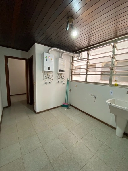 Apartamento na Agronômica com 3 dormitórios 1 suíte e 2 vgs vista mar: 11ª foto da galeria de imagens do imóvel
