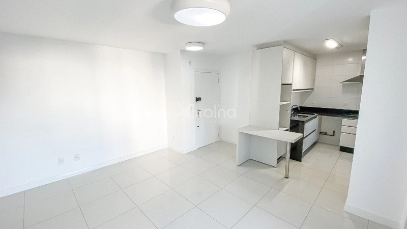 Apartamento na agronômica com 3 dormitórios, sendo 1 suíte e 2 vagas.: 3ª foto da galeria de imagens do imóvel