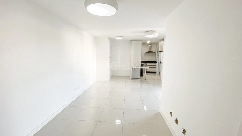 Apartamento na agronômica com 3 dormitórios, sendo 1 suíte e 2 vagas.: 2ª foto da galeria de imagens do imóvel