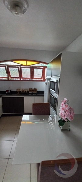 Casa em Barreiros com 4 dormitórios e 4 vagas: 10ª foto da galeria de imagens do imóvel