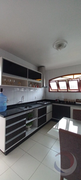 Casa em Barreiros com 4 dormitórios e 4 vagas: 8ª foto da galeria de imagens do imóvel