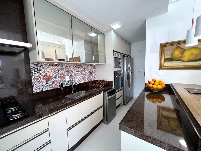 Apartamento no Morro das Pedras com 3 dormitórios sendo 1 suíte e 2 v: 2ª foto da galeria de imagens do imóvel