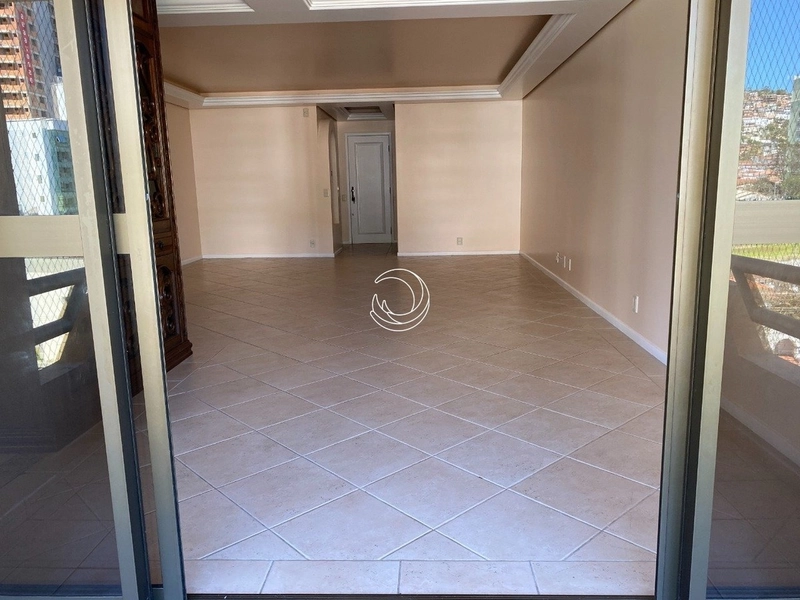 Apartamento na Agronômica com 4 dormitórios 2 suítes e 2 vagas: 2ª foto da galeria de imagens do imóvel