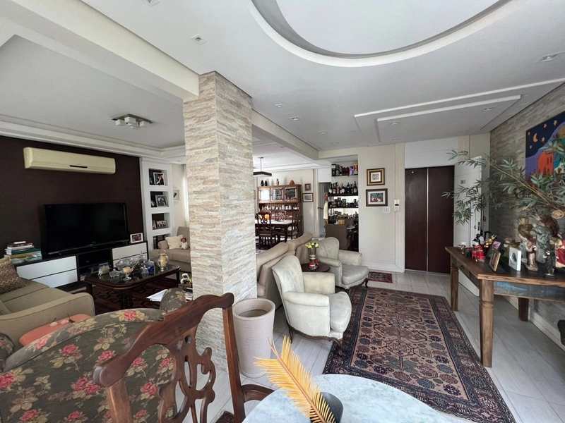 Apartamento no Centro com 3 dormitórios 1suite e 1 vaga - 140 m²: 3ª foto da galeria de imagens do imóvel