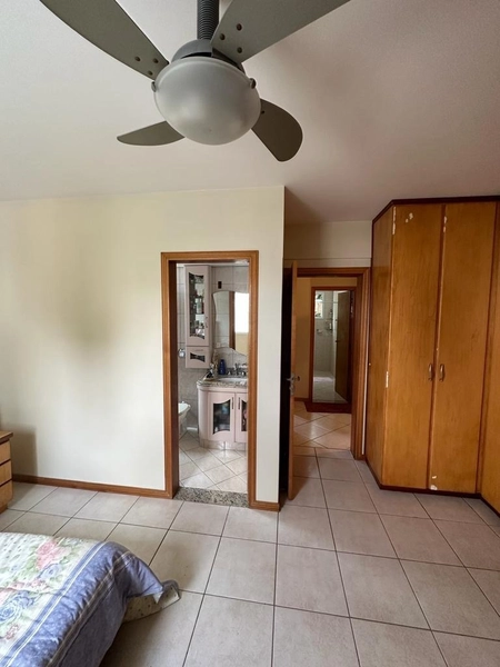 Apartamento em Coqueiros com 4 dormitórios, sendo 1 suíte e 2 vagas: 9ª foto da galeria de imagens do imóvel