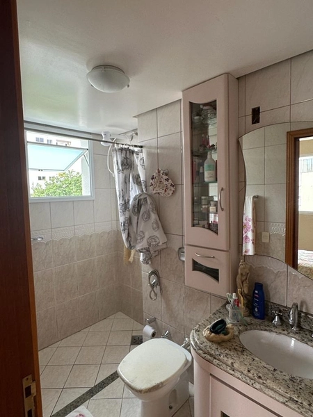 Apartamento em Coqueiros com 4 dormitórios, sendo 1 suíte e 2 vagas: 12ª foto da galeria de imagens do imóvel