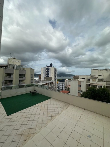 Apartamento em Coqueiros com 4 dormitórios, sendo 1 suíte e 2 vagas: 11ª foto da galeria de imagens do imóvel