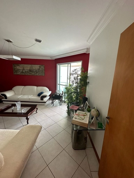 Apartamento em Coqueiros com 4 dormitórios, sendo 1 suíte e 2 vagas: 2ª foto da galeria de imagens do imóvel