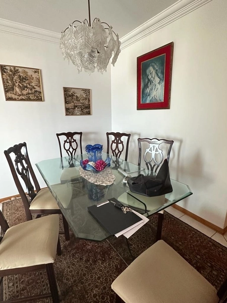 Apartamento em Coqueiros com 4 dormitórios, sendo 1 suíte e 2 vagas: 3ª foto da galeria de imagens do imóvel