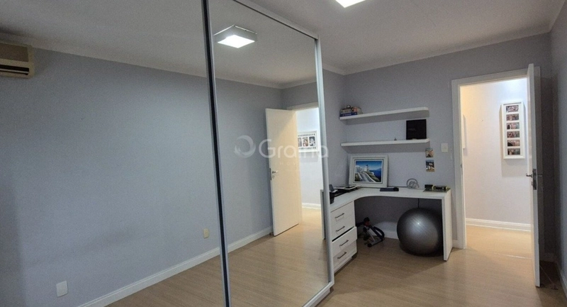 Apartamento na Beira Mar com 3 dormitórios, sendo 1 suítes e 1 vaga: 10ª foto da galeria de imagens do imóvel