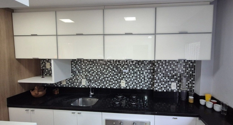 Apartamento na Beira Mar com 3 dormitórios, sendo 1 suítes e 1 vaga: 2ª foto da galeria de imagens do imóvel