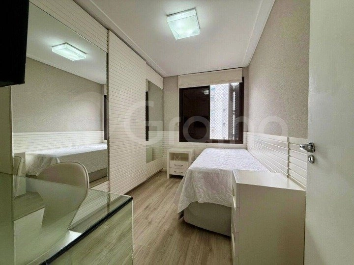 Apartamento no Centro  com 4 dormitórios 1 suíte  e 2 vagas - 153m²: 4ª foto da galeria de imagens do imóvel