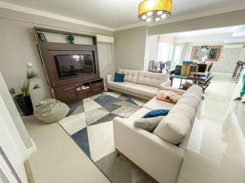 Casa na Coloninha com 4 dormitórios sendo 1 suíte - 170m²: 4ª foto da galeria de imagens do imóvel