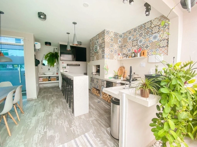 Casa na Coloninha com 4 dormitórios sendo 1 suíte - 170m²: 9ª foto da galeria de imagens do imóvel