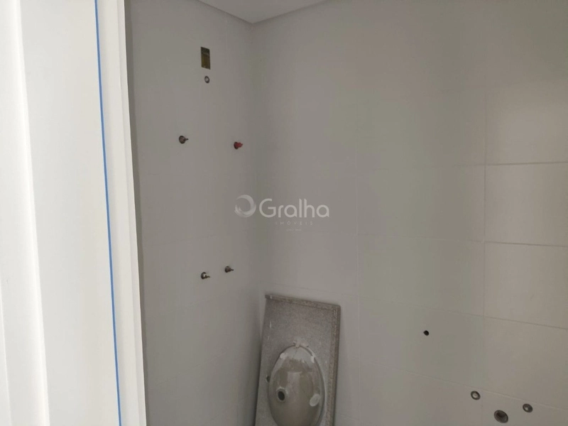 Apartamento em Coqueiros novo com 3 dormitórios 1 suíte e 2 vgs 101m²: 11ª foto da galeria de imagens do imóvel