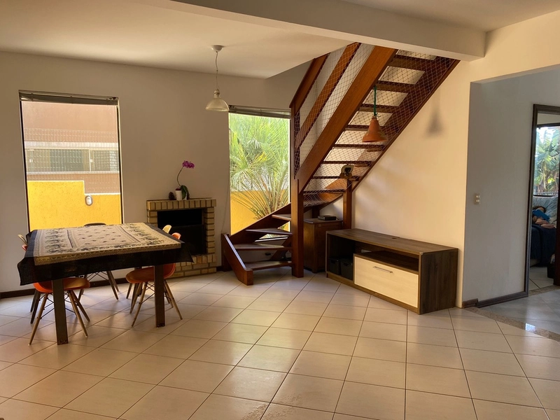 Casa no Campeche com 6 dormitórios: 2ª foto da galeria de imagens do imóvel