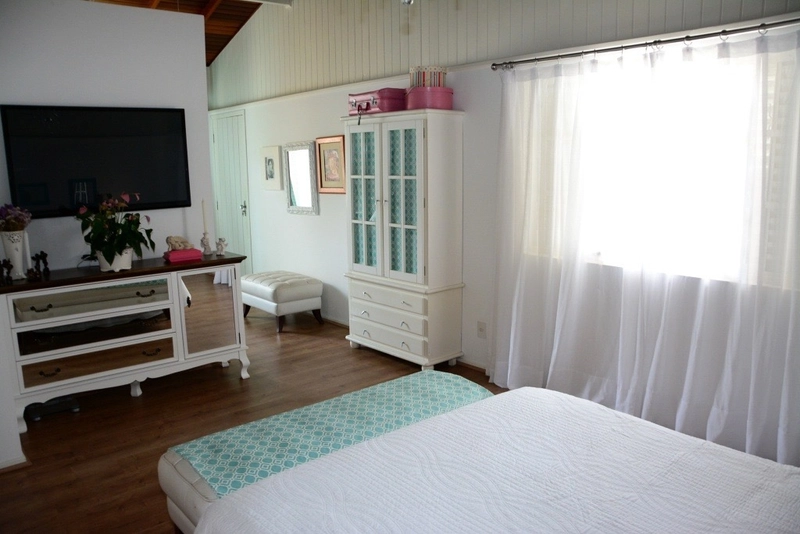 Casa na Lagoa da Conceição com 4 dormitórios 1 suíte: 4ª foto da galeria de imagens do imóvel