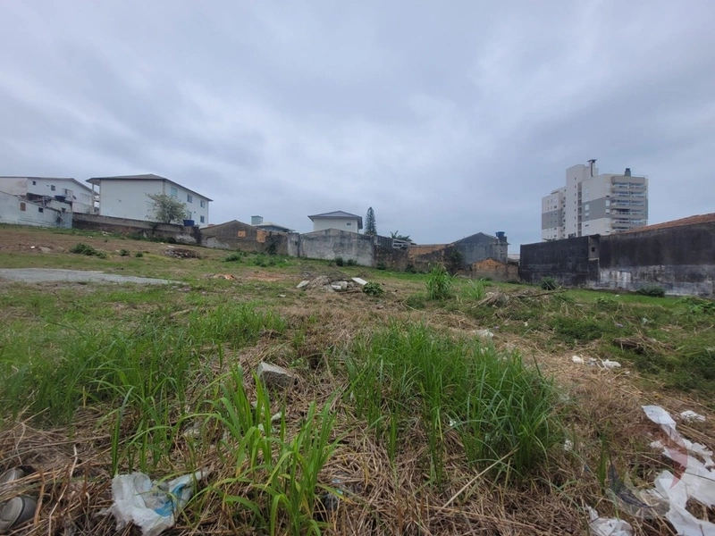Terreno a venda em Barreiros com 2.406,14 m² de área: 1ª foto da galeria de imagens do imóvel