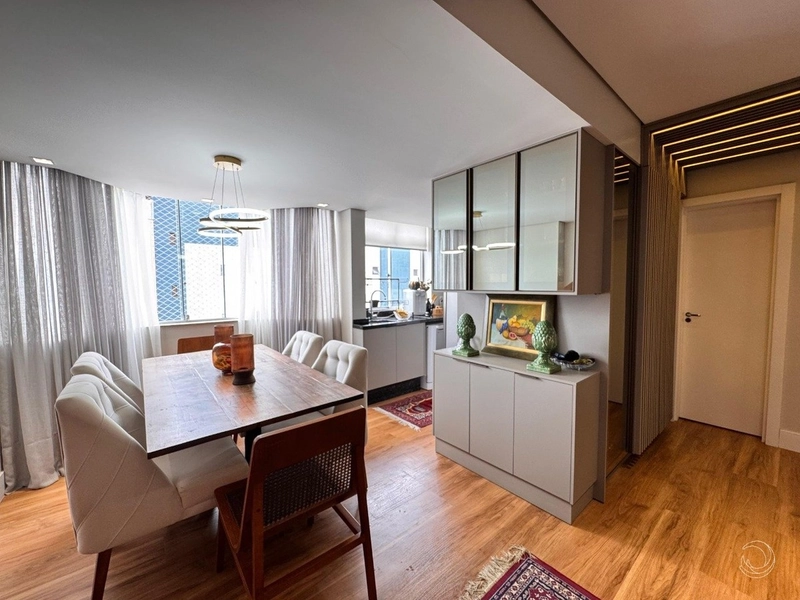 Cobertura no Centro com 3 dormitórios com 2 suítes e 2 vagas - 114m²: 2ª foto da galeria de imagens do imóvel