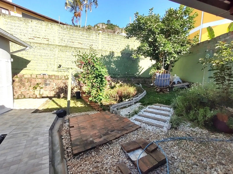 Casa Residencial no Centro com 5 dormitórios, sendo 02 suítes: 3ª foto da galeria de imagens do imóvel