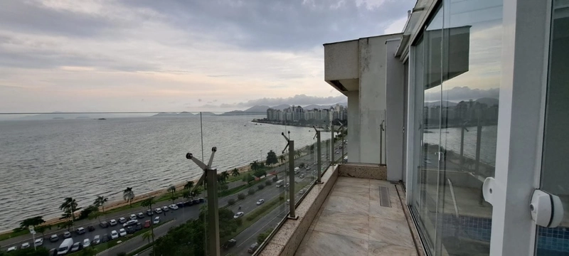 Cobertura na Beira Mar com 3 dormitórios, sendo 1 suítes e 2 vagas: 8ª foto da galeria de imagens do imóvel