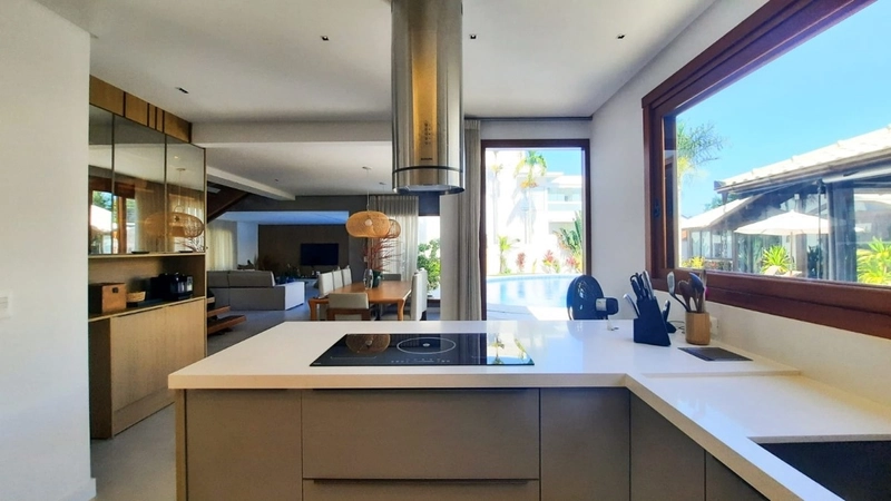 Casa no Rio Tavares com 4 dormitórios 4 suítes e 8 vagas - 600m²: 10ª foto da galeria de imagens do imóvel