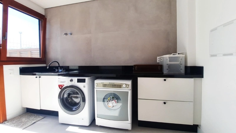 Casa no Rio Tavares com 4 dormitórios 4 suítes e 8 vagas - 600m²: 12ª foto da galeria de imagens do imóvel