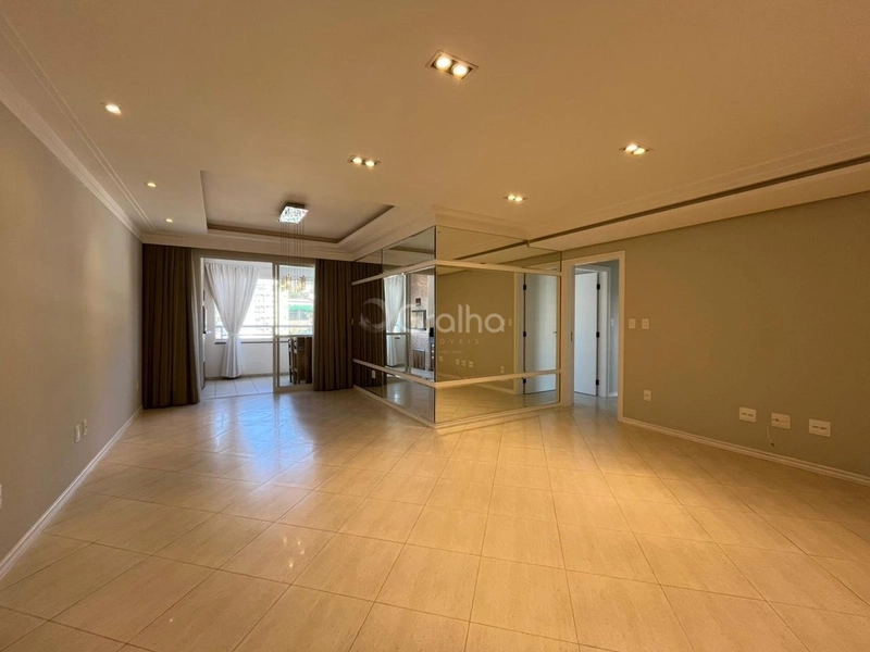 Apartamento na Trindade com 4 dormitórios 2 suíte com 2 vagas: 2ª foto da galeria de imagens do imóvel
