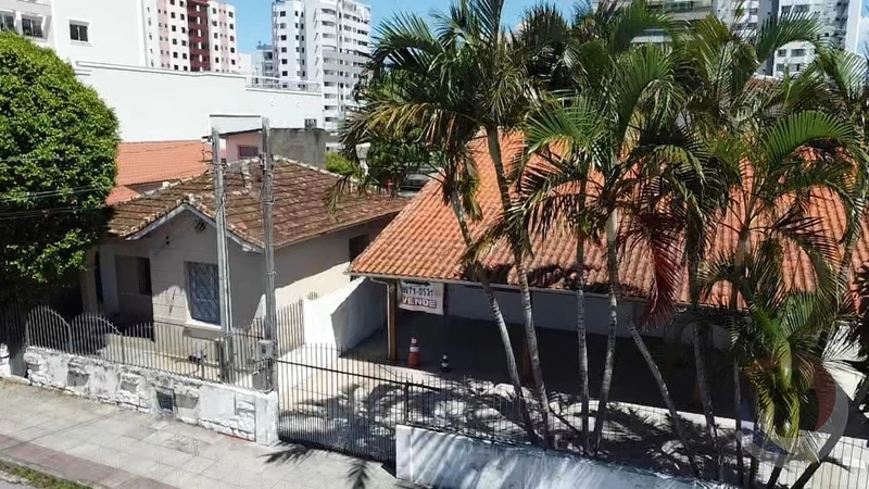 Terreno no Estreito com 247,56 m² de área: 1ª foto da galeria de imagens do imóvel