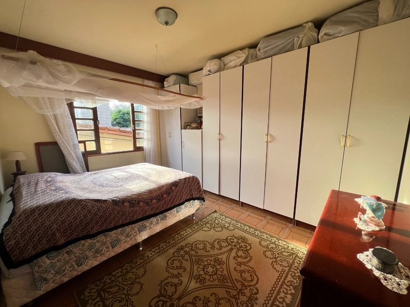 Casa em Sambaqui com 4 dormitórios 1 suíte - 160m²: 12ª foto da galeria de imagens do imóvel
