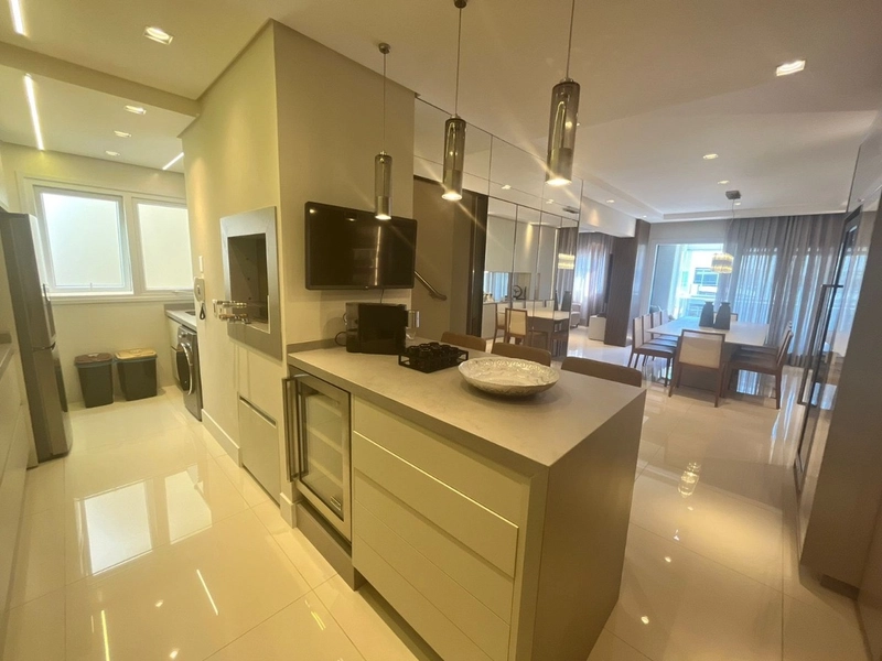 Apartamento em Jurere internacional com 3 suítes e 3 vagas - 168m²: 2ª foto da galeria de imagens do imóvel