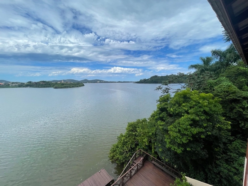 Casa na Lagoa da Conceição com 3 suítes e 1 vagas - 282m²: 13ª foto da galeria de imagens do imóvel