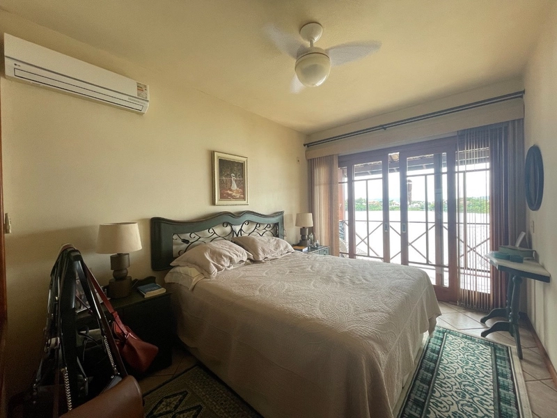 Casa na Lagoa da Conceição com 3 suítes e 1 vagas - 282m²: 15ª foto da galeria de imagens do imóvel