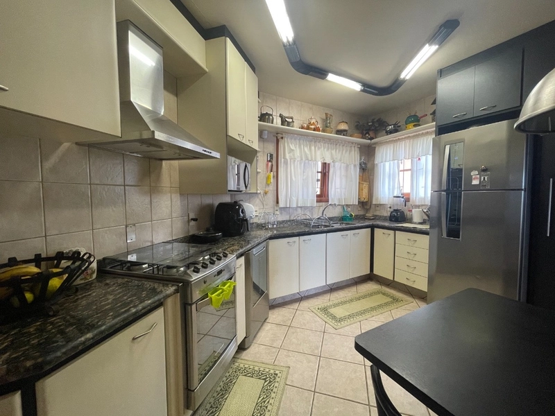 Casa na Lagoa da Conceição com 3 suítes e 1 vagas - 282m²: 11ª foto da galeria de imagens do imóvel