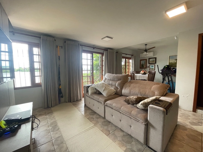 Casa na Lagoa da Conceição com 3 suítes e 1 vagas - 282m²: 4ª foto da galeria de imagens do imóvel