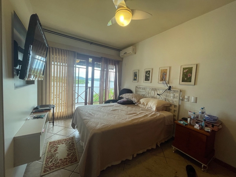 Casa na Lagoa da Conceição com 3 suítes e 1 vagas - 282m²: 19ª foto da galeria de imagens do imóvel