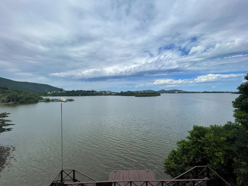 Casa na Lagoa da Conceição com 3 suítes e 1 vagas - 282m²: 24ª foto da galeria de imagens do imóvel