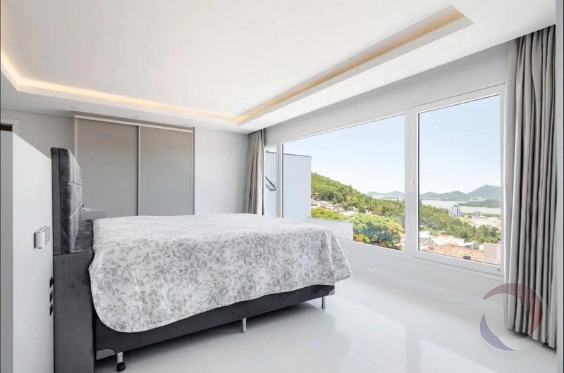 Casa na Trindade com 4 dormitórios 4 suítes e 2 vagas - 287 m²: 12ª foto da galeria de imagens do imóvel