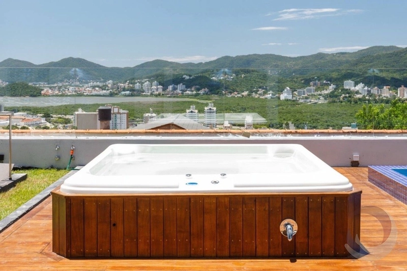 Casa na Trindade com 4 dormitórios 4 suítes e 2 vagas - 287 m²: 3ª foto da galeria de imagens do imóvel