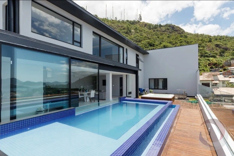 Casa na Trindade com 4 dormitórios 4 suítes e 2 vagas - 287 m²: 8ª foto da galeria de imagens do imóvel
