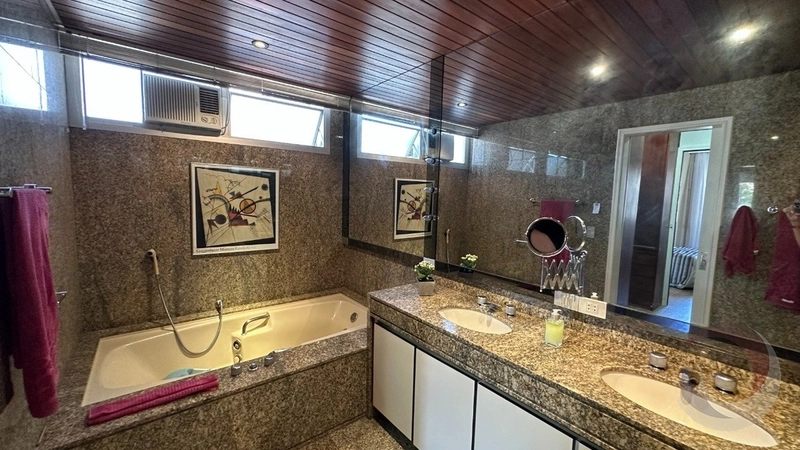 Apartamento no Centro com 5 dormitórios, sendo 3 suítes e 2 vagas: 9ª foto da galeria de imagens do imóvel
