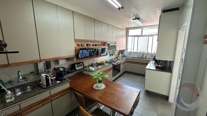 Apartamento no Centro com 5 dormitórios, sendo 3 suítes e 2 vagas: 14ª foto da galeria de imagens do imóvel