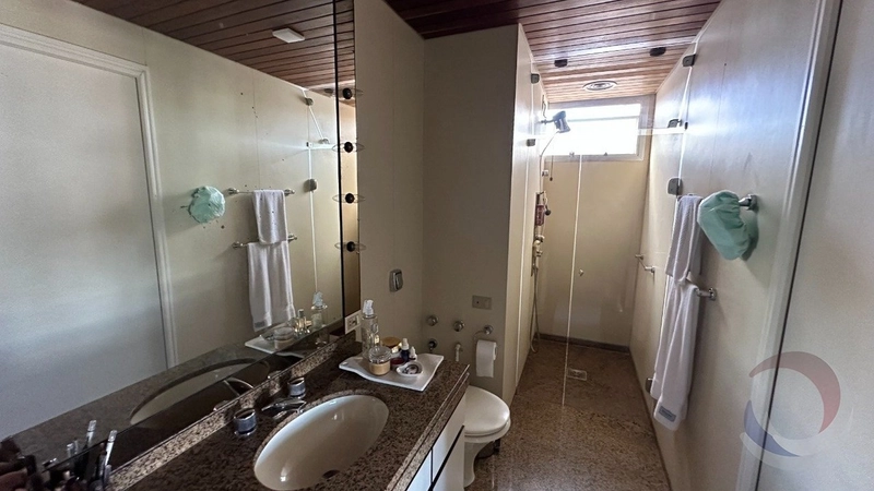 Apartamento no Centro com 5 dormitórios, sendo 3 suítes e 2 vagas: 22ª foto da galeria de imagens do imóvel