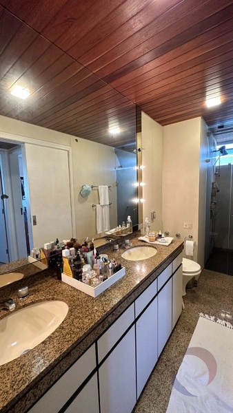 Apartamento no Centro com 5 dormitórios, sendo 3 suítes e 2 vagas: 10ª foto da galeria de imagens do imóvel