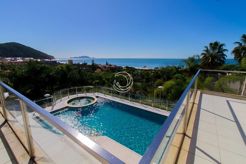 Casa residencial na Praia Brava com 6 suítes e 8 vagas - 1.097m²: 2ª foto da galeria de imagens do imóvel